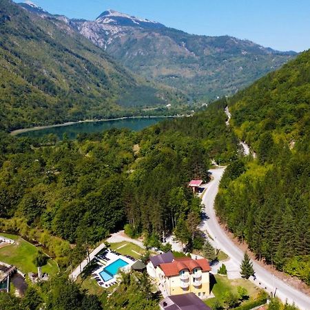 Vila Sunce Village Resort Konjic Extérieur photo